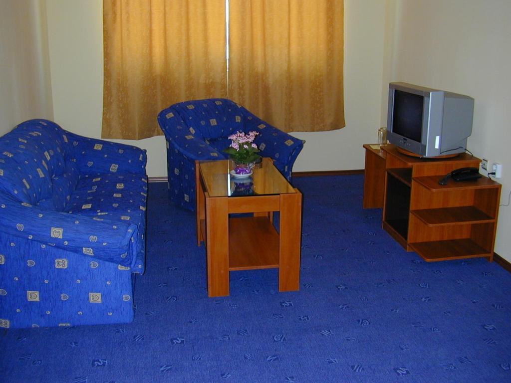 Family Hotel Familya Ruse Rum bild