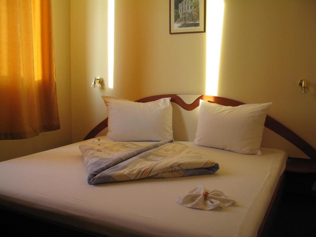Family Hotel Familya Ruse Rum bild