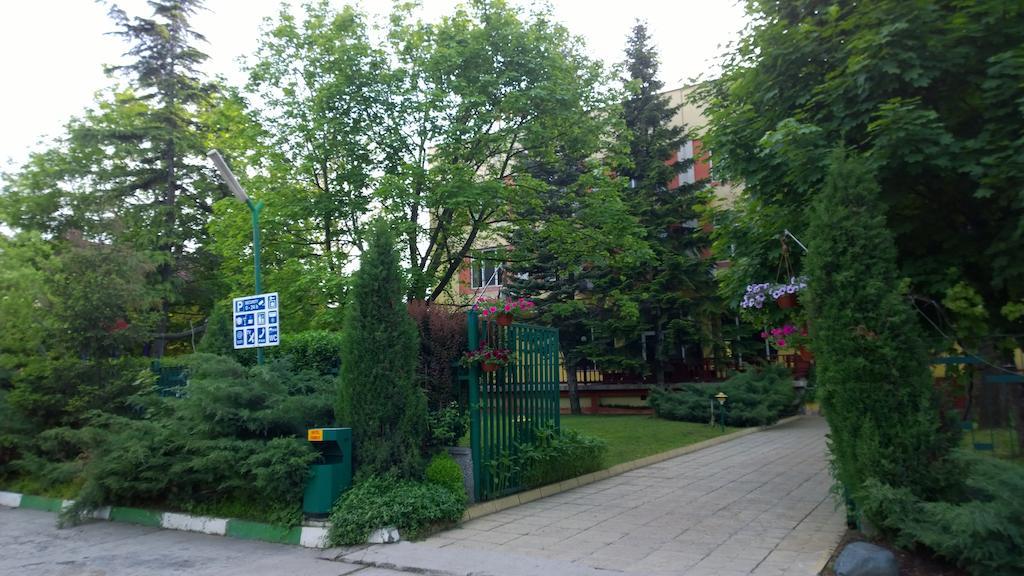 Family Hotel Familya Ruse Exteriör bild